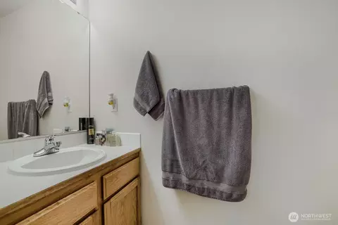 Bath - 6101 Mcdougal Ave, Everett, WA 98203 photo 1 of 3