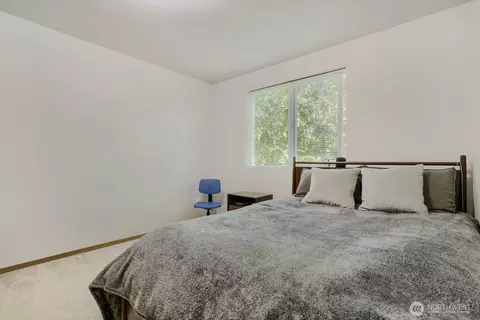 Bedroom - 6101 Mcdougal Ave, Everett, WA 98203 photo 3 of 7