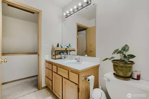 Bath - 6101 Mcdougal Ave, Everett, WA 98203 photo 3 of 3