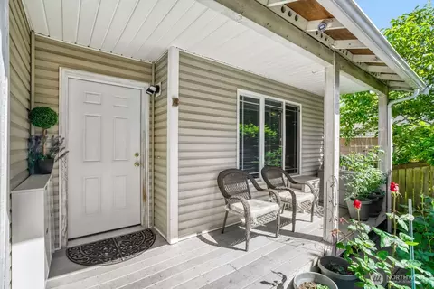 Exterior - 6101 Mcdougal Ave, Everett, WA 98203 photo 4 of 6