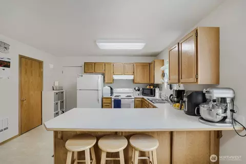 Kitchen - 6101 Mcdougal Ave, Everett, WA 98203 photo 6 of 6