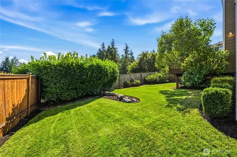 Exterior - 10423 30th Dr SE, Everett, WA 98208 photo 8 of 9
