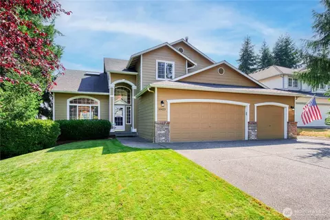 Exterior - 10423 30th Dr SE, Everett, WA 98208 photo 2 of 9