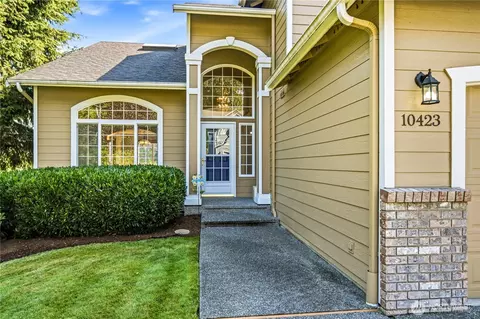 Exterior - 10423 30th Dr SE, Everett, WA 98208 photo 3 of 9