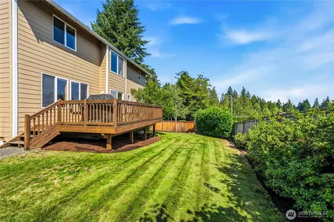 Exterior - 10423 30th Dr SE, Everett, WA 98208 photo 7 of 9