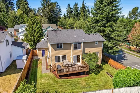 View/Area - 10423 30th Dr SE, Everett, WA 98208 photo 2 of 4