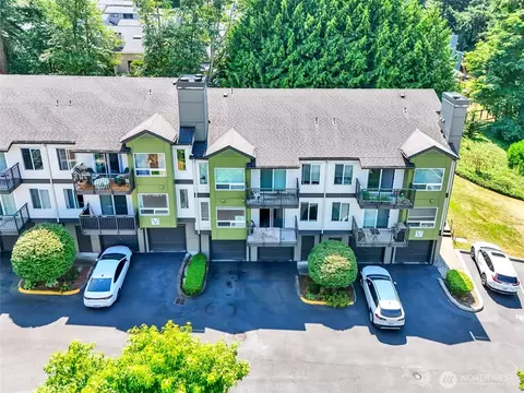31500 33rd Pl SW #V102, Federal Way, WA 98023