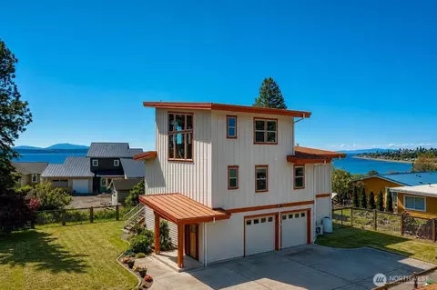 8285 Sunset St, Blaine, WA 98230