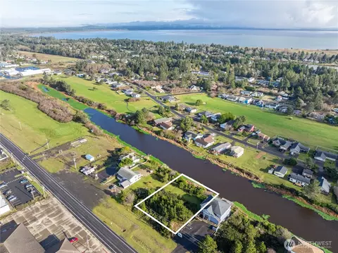 564 Point Brown Ave NE, Ocean Shores, WA 98569