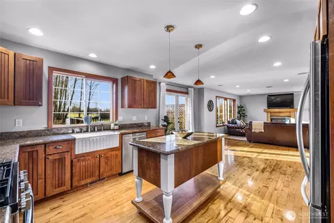 Kitchen - 3395 Mack Rd, Everson, WA 98247 photo 6 of 8