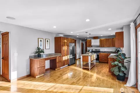 Kitchen - 3395 Mack Rd, Everson, WA 98247 photo 2 of 8