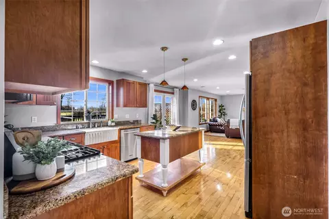 Kitchen - 3395 Mack Rd, Everson, WA 98247 photo 8 of 8