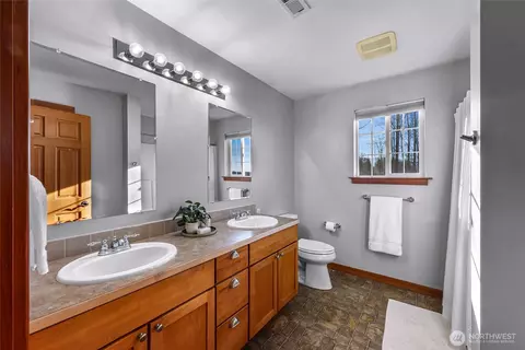 Bath - 3395 Mack Rd, Everson, WA 98247 photo 3 of 3