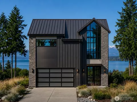 5213 SW Jacobsen Rd, Seattle, WA 98033