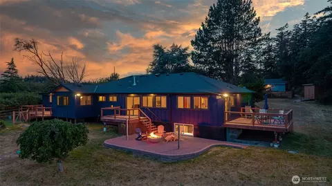 1526 Scenic Heights Rd, Oak Harbor, WA 98277