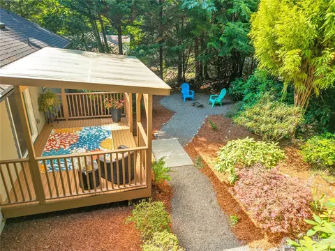 33 Barque Ln, Port Ludlow, WA 98365