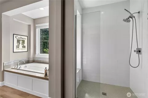 Bath - 10833 NE 190th Pl, Bothell, WA 98011 photo 4 of 5