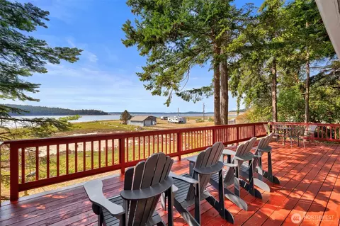 564 Mumby Rd, Nordland, WA 98358