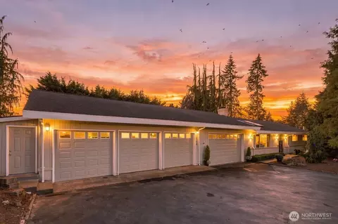 8205 NE 128th St, Kirkland, WA 98034