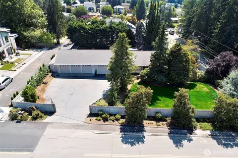 8205 NE 128th St, Kirkland, WA 98034