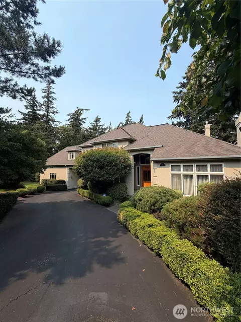 201 Hawthorn Rd, Bellingham, WA 98225