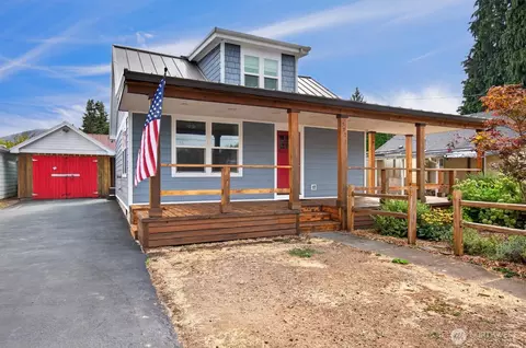 320 Roake Ave NE, Castle Rock, WA 98611