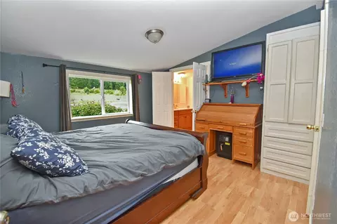 Bedroom - 18268 Colony Rd, Bow, WA 98232 photo 6 of 8