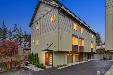 14610 Corliss Ave N #B, Shoreline, WA 98133