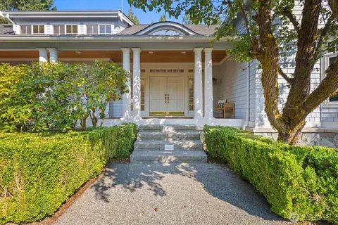 19510 223rd Ave NE, Woodinville, WA 98077