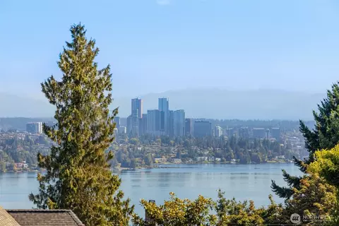 View/Area - 3404 E Spring St, Seattle, WA 98122 photo 1 of 4