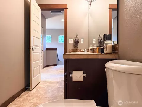 Bath - 2824 93rd Pl SE, Everett, WA 98208 photo 5 of 5