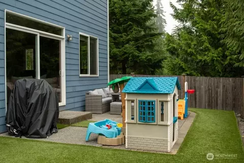 Exterior - 2824 93rd Pl SE, Everett, WA 98208 photo 2 of 7