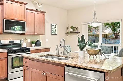 Kitchen - 23119 36th Dr SE, Bothell, WA 98021 photo 3 of 4