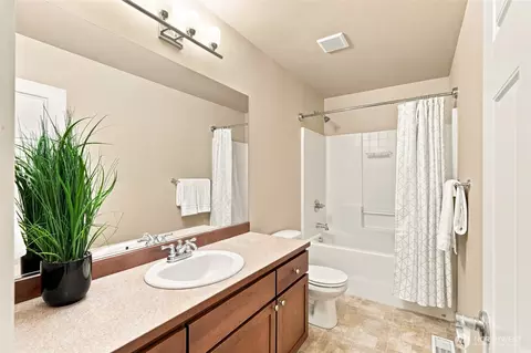 Bath - 23119 36th Dr SE, Bothell, WA 98021 photo 5 of 5