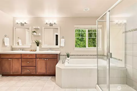 Bath - 23119 36th Dr SE, Bothell, WA 98021 photo 3 of 5