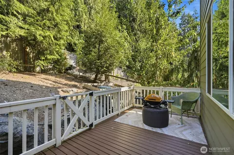 Exterior - 23119 36th Dr SE, Bothell, WA 98021 photo 5 of 9