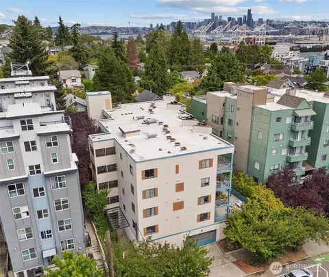 3256 SW Avalon St #203, Seattle, WA 98126