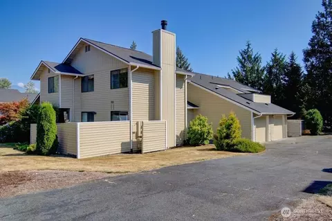 2630 Club Ct #101, Mount Vernon, WA 98273