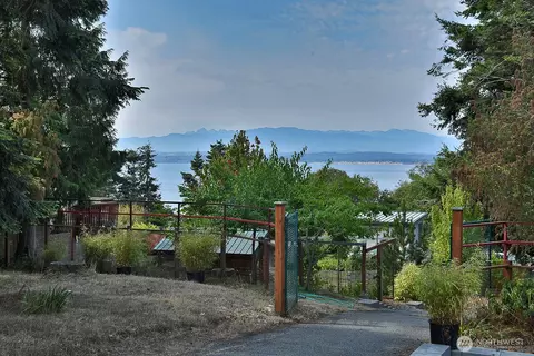 3600 Marine View Dr, Greenbank, WA 98253