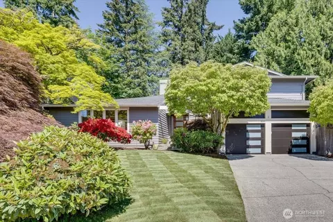 8510 SE 72nd St, Mercer Island, WA 98040