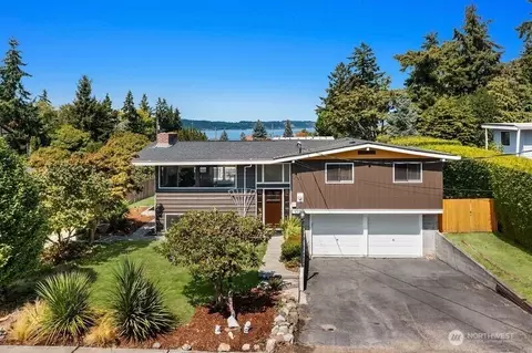 615 Pierce Ln NE, Tacoma, WA 98422