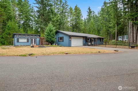 20 N Buckhorn Ct, Hoodsport, WA 98548