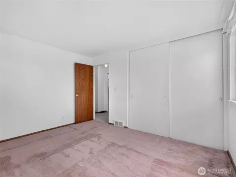 Bedroom - 3011 E Pine St, Seattle, WA 98122 photo 1 of 5