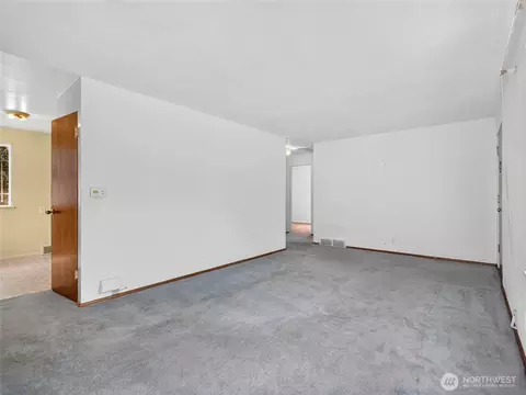 Living - 3011 E Pine St, Seattle, WA 98122 photo 3 of 3