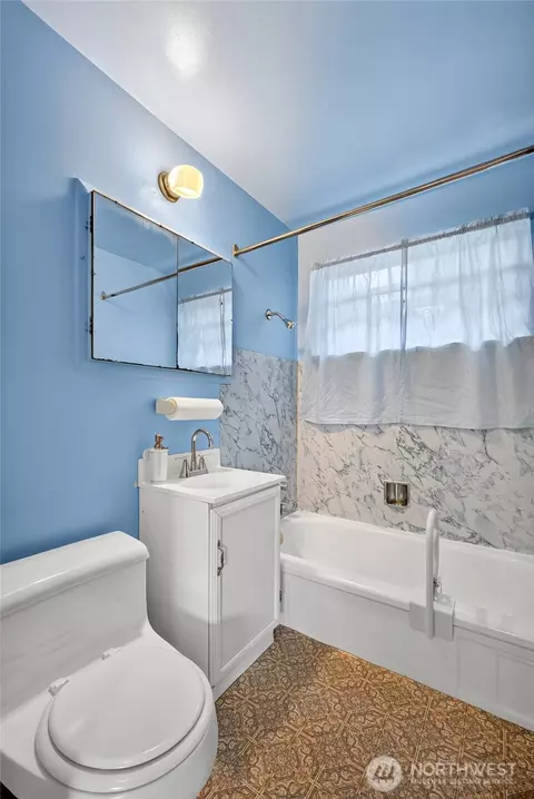 Bath - 3011 E Pine St, Seattle, WA 98122 photo 1 of 1