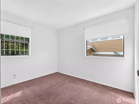 Bedroom - 3011 E Pine St, Seattle, WA 98122 photo 4 of 5