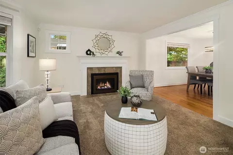 Living - 14828 31st Ave SE, Bothell, WA 98012 photo 2 of 4