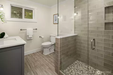 Bath - 14828 31st Ave SE, Bothell, WA 98012 photo 5 of 6