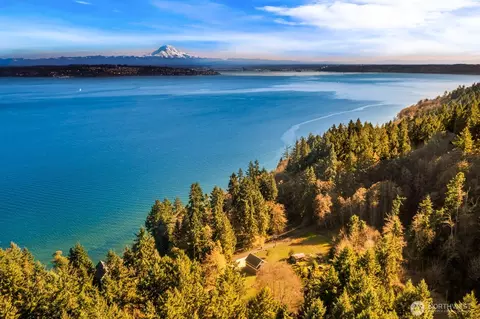 290 125th Pl SW, Vashon, WA 98070