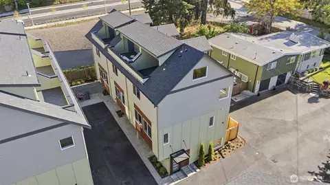 14608 Corliss Ave N #C, Shoreline, WA 98133